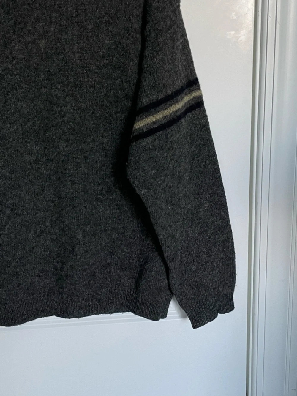 Abercrombie & Fitch y2k Men's Dark Charcoal V Neck Sweater Large 54349